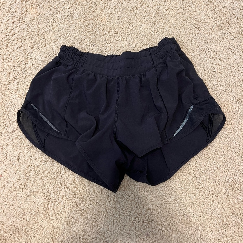 Lululemon Hotty Hot Low rise 2.5” size 4